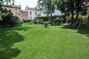 Le Jardin De Beauvoir Bed and breakfast