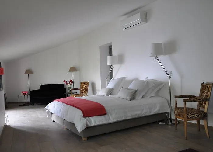Bed & Breakfast Le Jardin De Beauvoir 4*