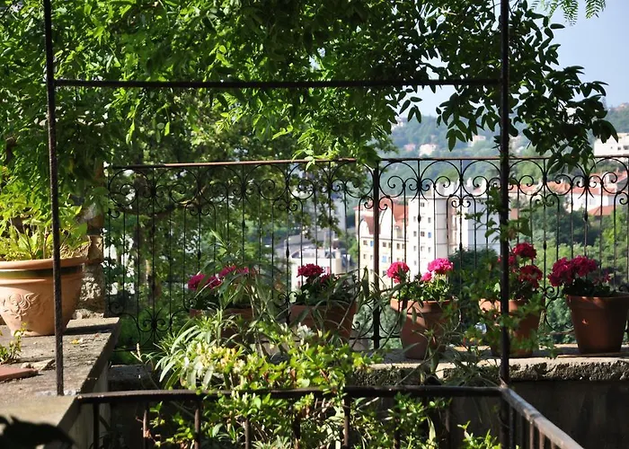 Le Jardin De Beauvoir Bed & Breakfast 4*